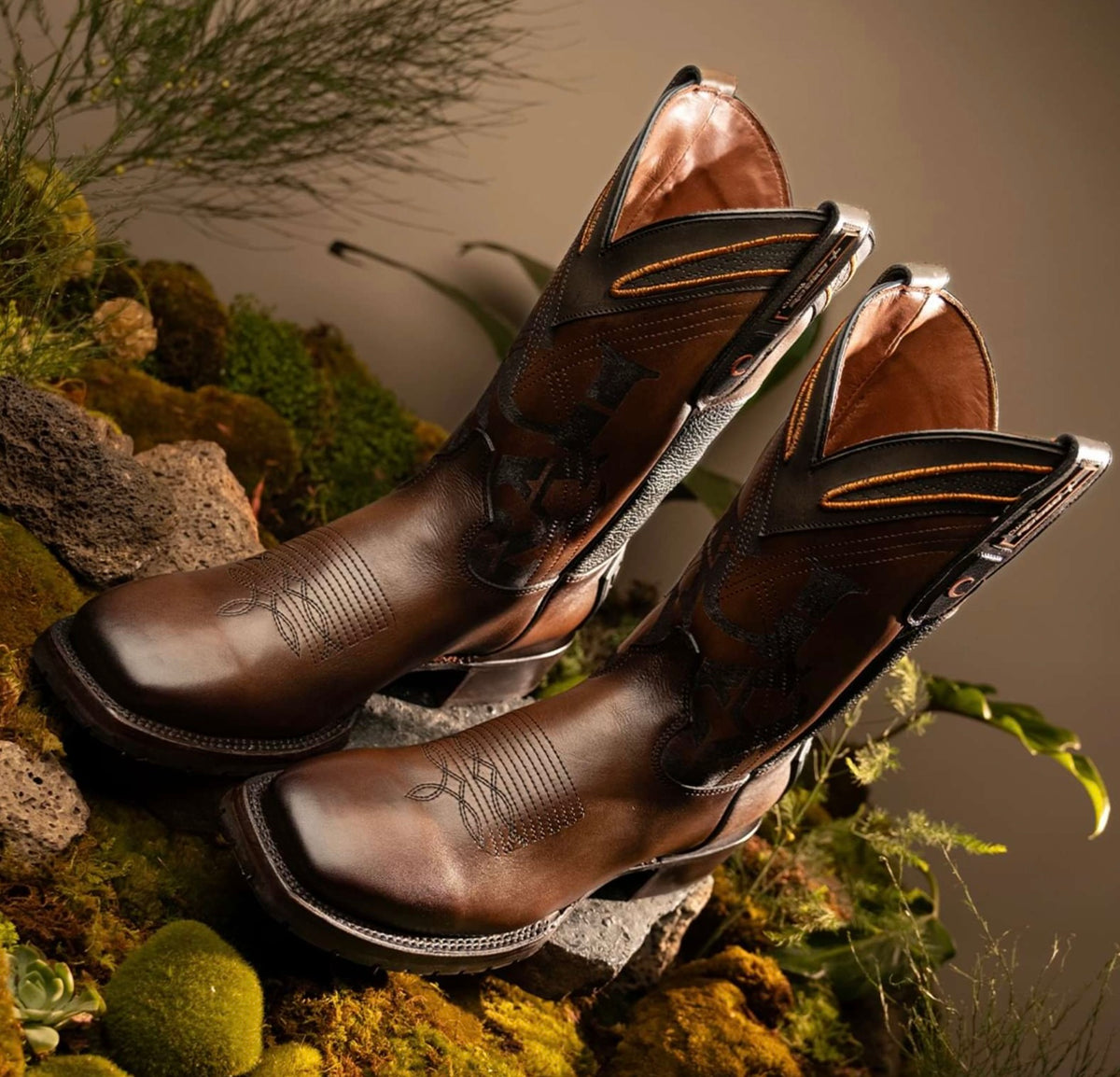 3Z20RS - Cuadra Honey Western Cowboy Rodeo Cowhide Leather Boots